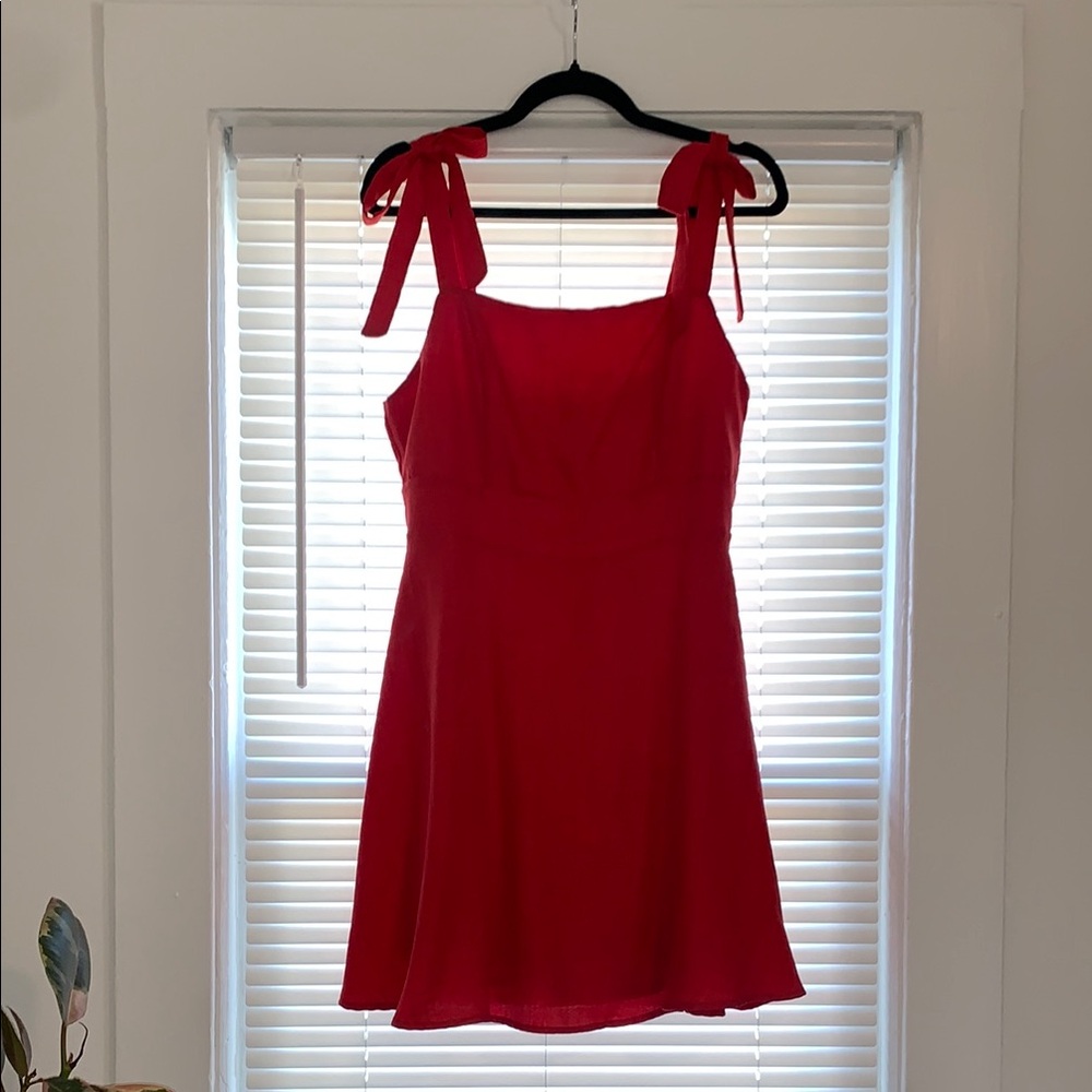 Elegant Red Sleeveless Dress